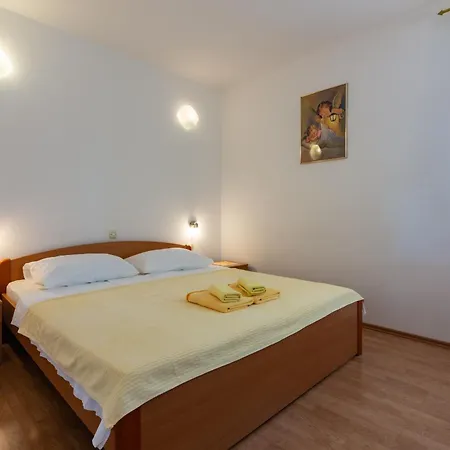 Appartement With Parking Space Kornic, Krk - 5306 *